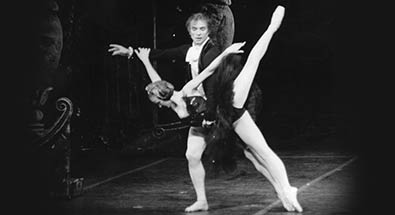 Elizabeth Maurin and Nureyev in Swan Lake